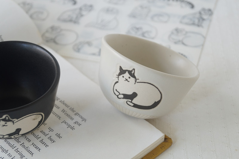 Porcelanska zdjela za umak u japanskom stilu, ručno oslikani motiv mačke, kružni oblik, pogodno za mikrovalnu pećnicu, stil Qingxin cute