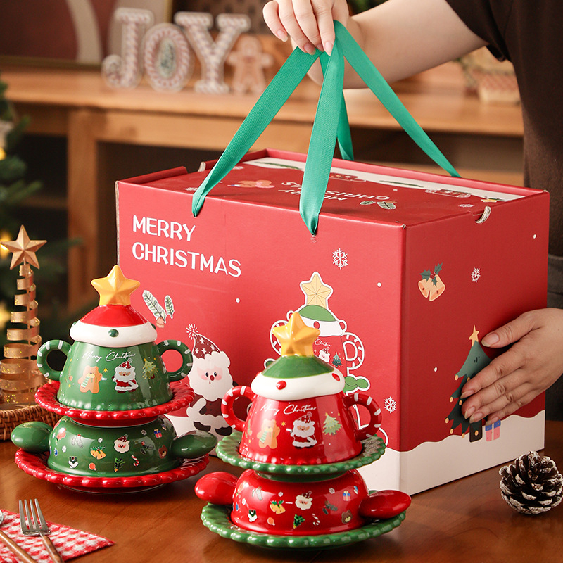 Керамичен коледен комплект съдове за хранене — карикатурен стил, гравиран дизайн, вместимост 301–500 ml, възможна персонализация