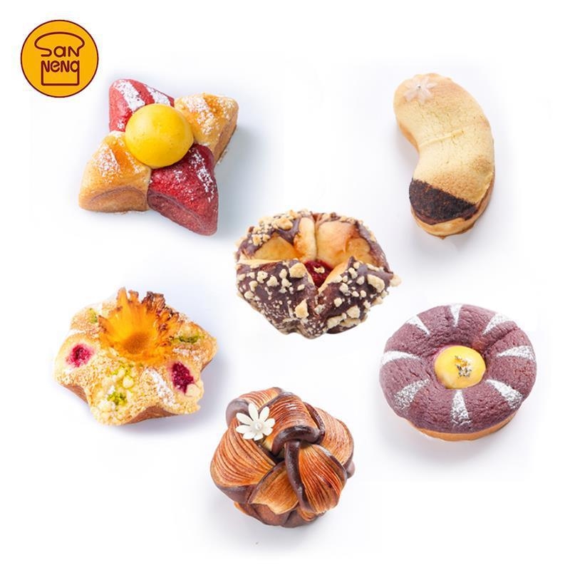 Не залепващ комплект форми за печене: барабанна хлебна форма, пръстен за мус във формата на сливово цвете, шест форми за торти, форми за бананови закуски и бисквитки