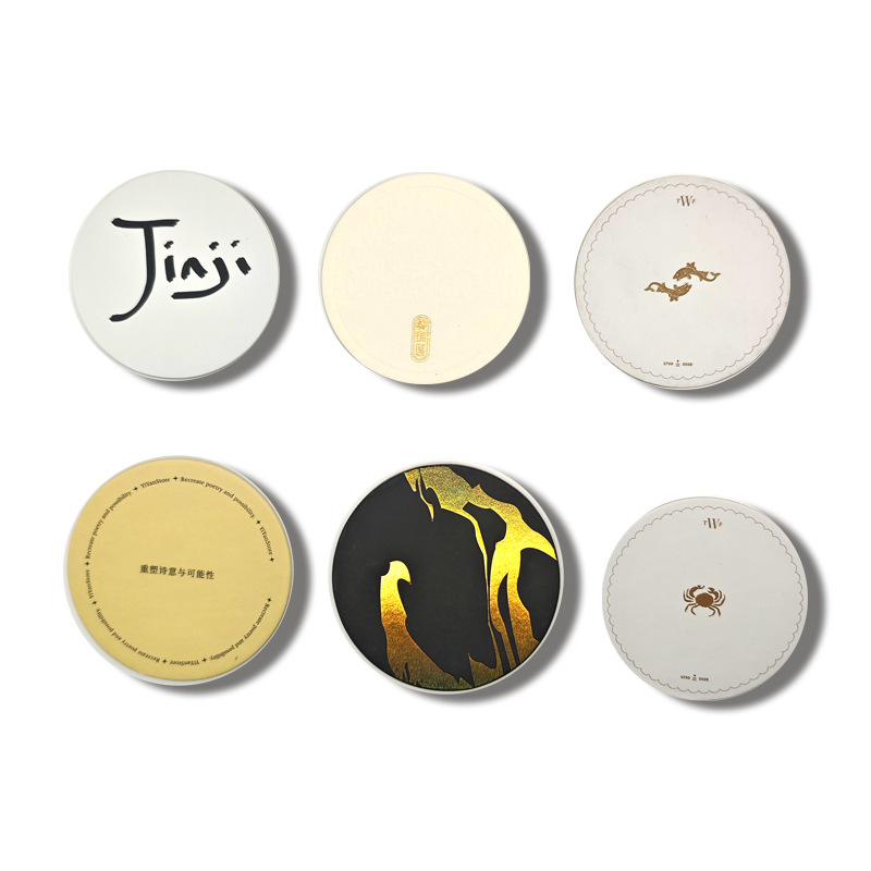 Απορροφητικά χαρτοπατάκια για ποτήρια, στρογγυλά, μονοχρωματικό σχέδιο, μοντέρνο μινιμαλιστικό στυλ, υλικό: χαρτί, κυκλοφόρησε το 2025.