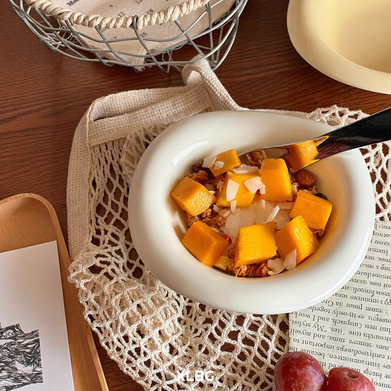 Junbin kerámia tál, kör alakú, mikrohullámú sütőbe tehető, alglazúr színű felület, modern minimalista dizájn