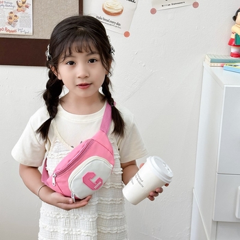 Geantă pentru copii, în stil coreean, crossbody, cu model litere, exterior din nylon și căptușeală poliester