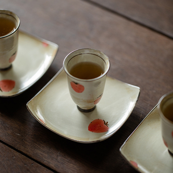 Shanding ръчно рисувана подложка за чай със ягоди — керамична, произход Дехуа