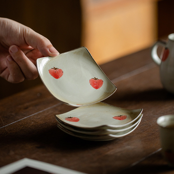 Shanding ръчно рисувана подложка за чай със ягоди — керамична, произход Дехуа