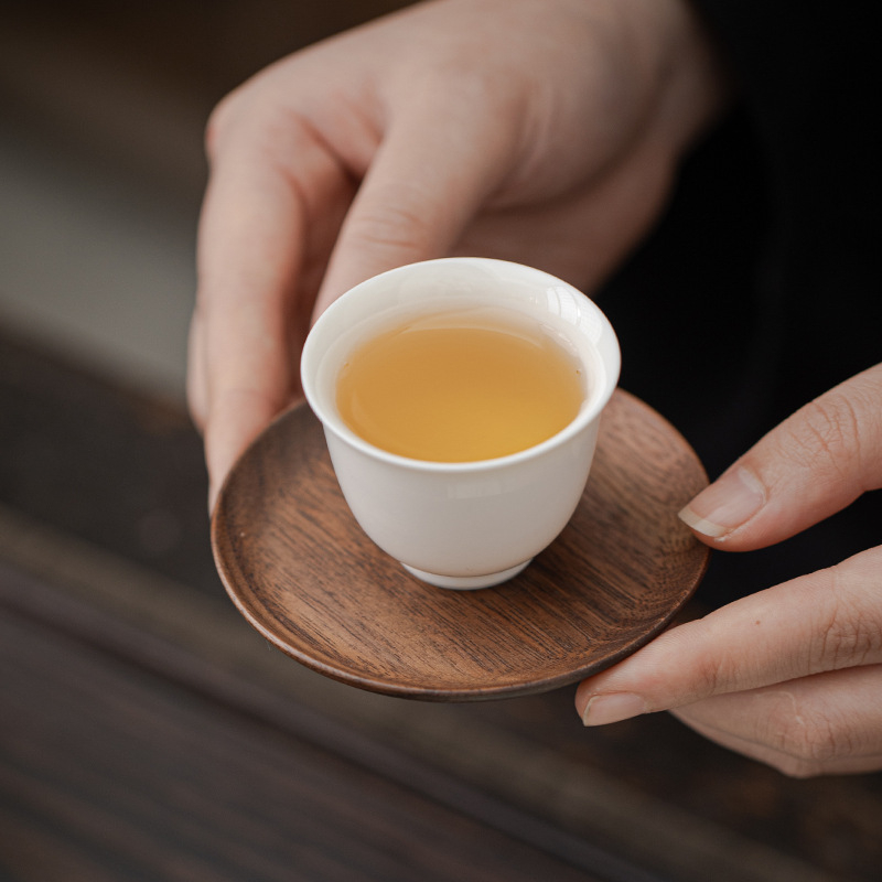 Podmetač za šalicu od orahovog drveta | Yixuan | Kineski stil | Lagani luksuz retro