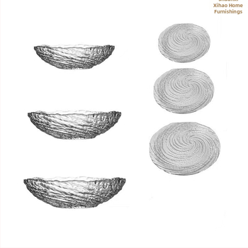 Sklenený servis s ledovým vzorom: nepravidelné misky a taniere na ovocie, priehľadné dezertné taniere, miska na cukrovú vodu; ručne vyrobené, prispôsobiteľné, moderný minimalistický štýl