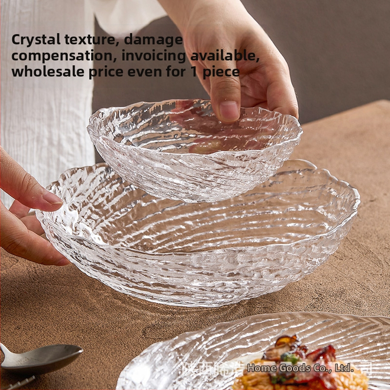 Sklenený servis s ledovým vzorom: nepravidelné misky a taniere na ovocie, priehľadné dezertné taniere, miska na cukrovú vodu; ručne vyrobené, prispôsobiteľné, moderný minimalistický štýl