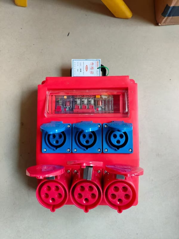 Портативна разпределителна кутия за строителни обекти, 8 канала, мобилна, IP22, ABS корпус, 10 A