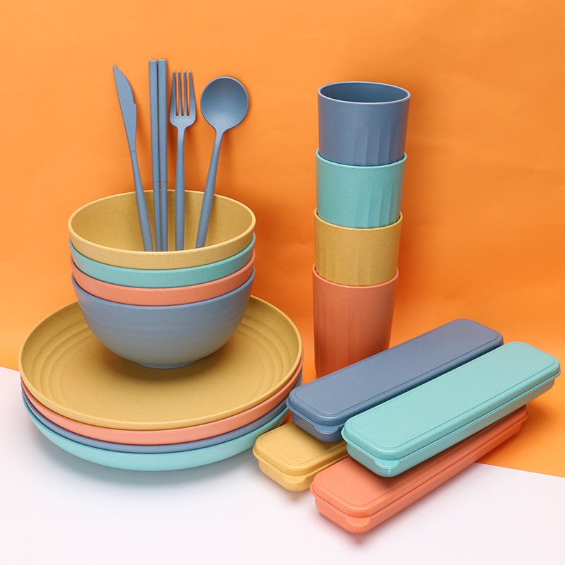8-dijelni set kamp kuhinjskih posuda od slame od pšenice — tanjur, zdjela, čaša, nož, vilica, žlica, chopsticks i kutija za pohranu; materijal Wheat Straw PP; mikrovalna sigurnost; moderan minimalistički stil