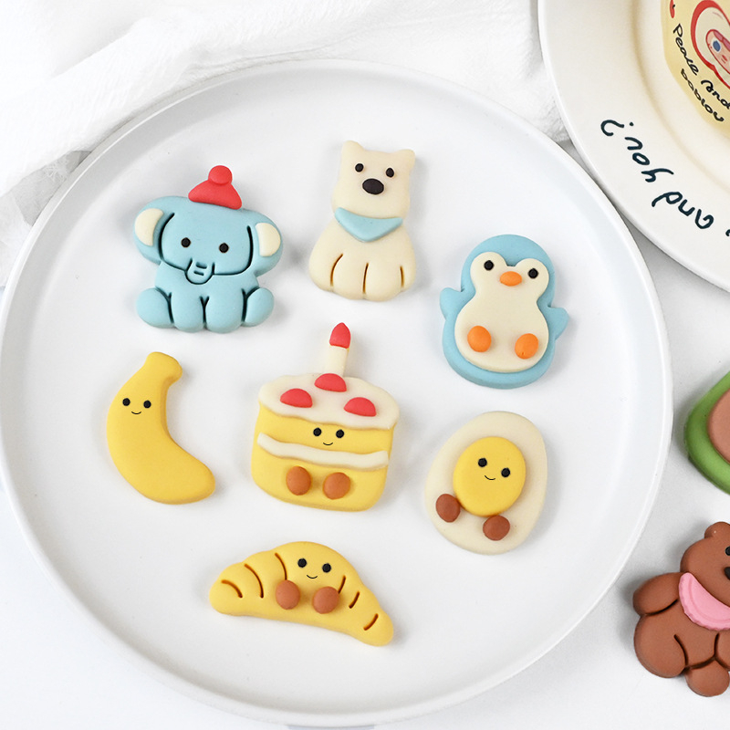 Formă pentru chifle la abur cu motive animale și fructe, din plastic, serie Fruit Animals, potrivită pentru chifle la abur și fondant