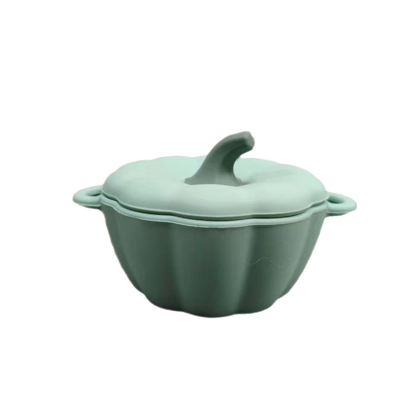 Famous Time set silicon pentru hrănire bebeluși cu bol cu ventuză și linguriță de antrenament, bol în formă de dovleac, 12 luni+