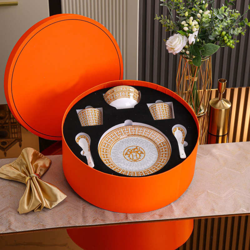10-dijelni set kostnog porcelina (zdjele, žlice, tanjuri) – moderni minimalistički stil, razni uzorci, >45% praha od kostiju, nije prikladno za mikrovalnu, poklon kutija, mogućnost prilagodbe