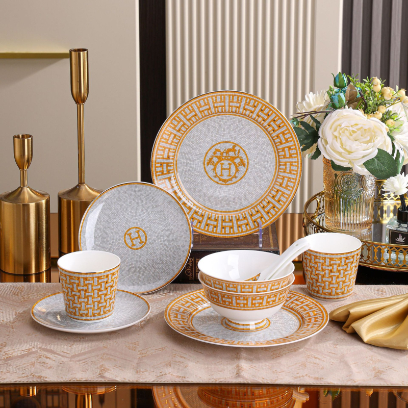 10-dijelni set kostnog porcelina (zdjele, žlice, tanjuri) – moderni minimalistički stil, razni uzorci, >45% praha od kostiju, nije prikladno za mikrovalnu, poklon kutija, mogućnost prilagodbe