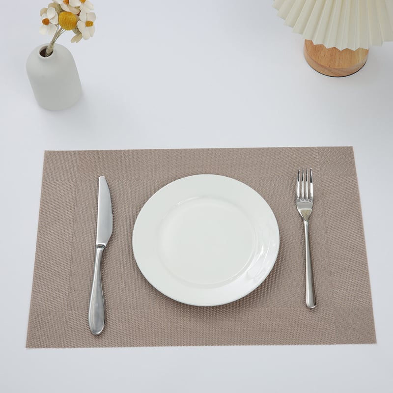 Așezător de masă cu ramă unică, stil Nordic, PVC izolant termic și lavabil, compoziție 70% PVC / 30% poliester