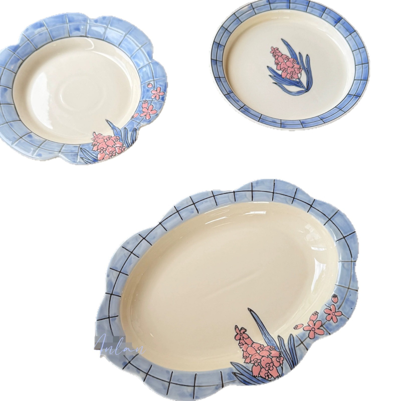 Set ceramic de bucătărie în stil japonez, cu model floral sub glazură; include bol de orez, bol de tăiței, farfurie de servire și farfurie pentru pește; compatibil cu cuptorul cu microunde