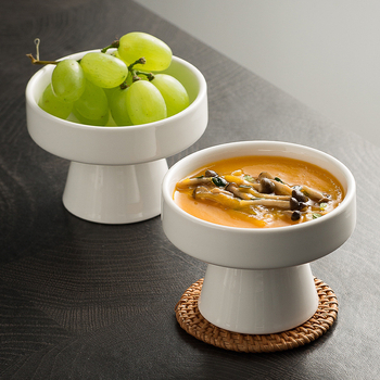 Vas de desert din porțelan cu picior înalt, compatibil cu microunde, finisaj sub glazură, posibilitatea imprimării logoului