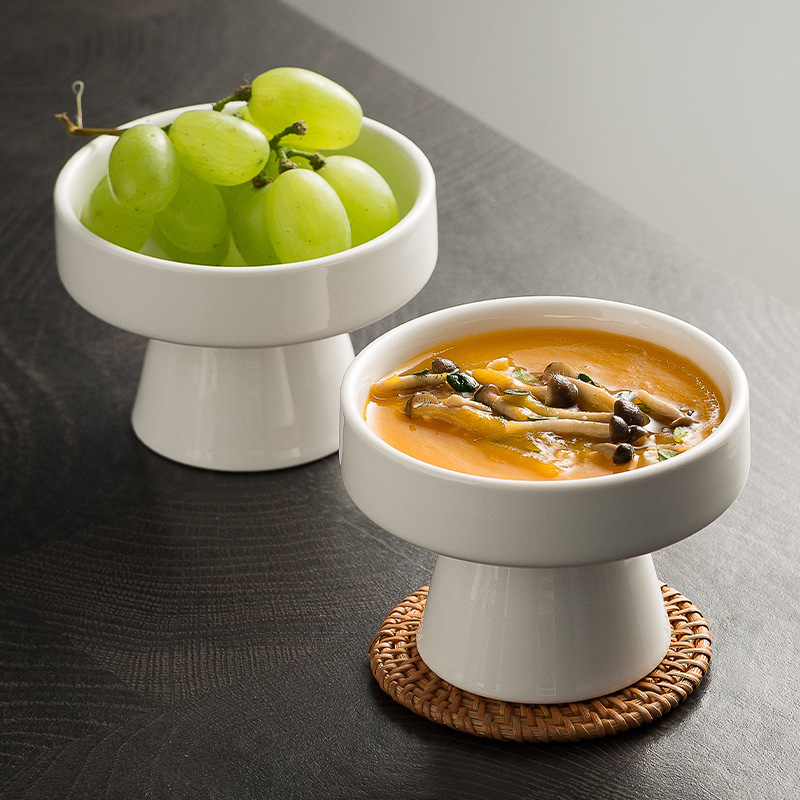 Vas de desert din porțelan cu picior înalt, compatibil cu microunde, finisaj sub glazură, posibilitatea imprimării logoului