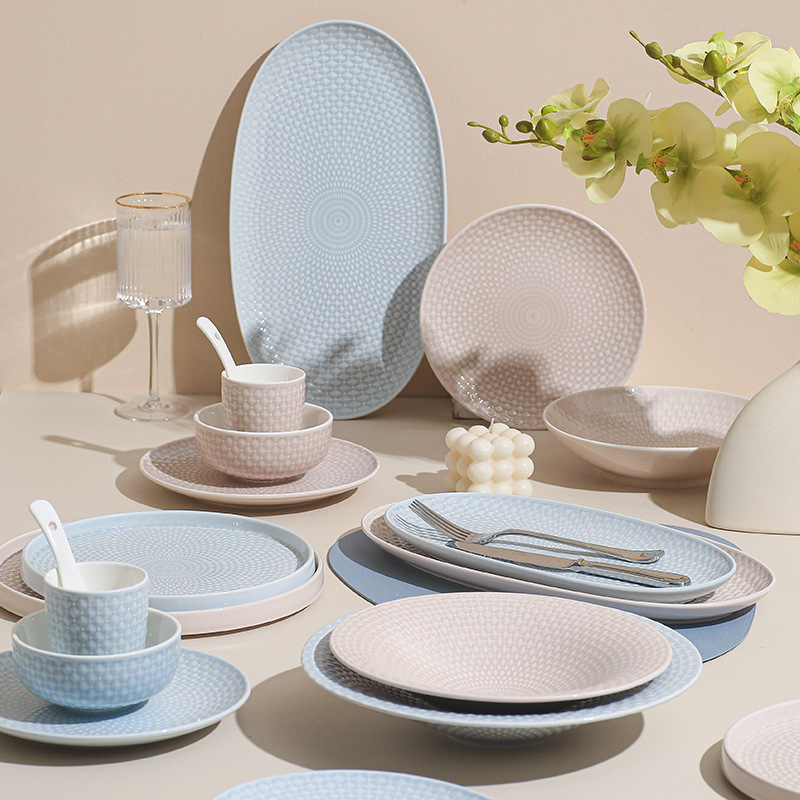 Keramički set posuđa sa zdjelama i tanjurima, nordijski minimalistički stil, glazirana površina, pogodno za mikrovalnu, paket od 50 komada