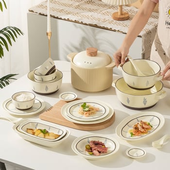 Porcelanski set zdjela i tanjura s neobičnim oblikom, podglazurni cvjetni uzorak, lagani luksuzni retro stil
