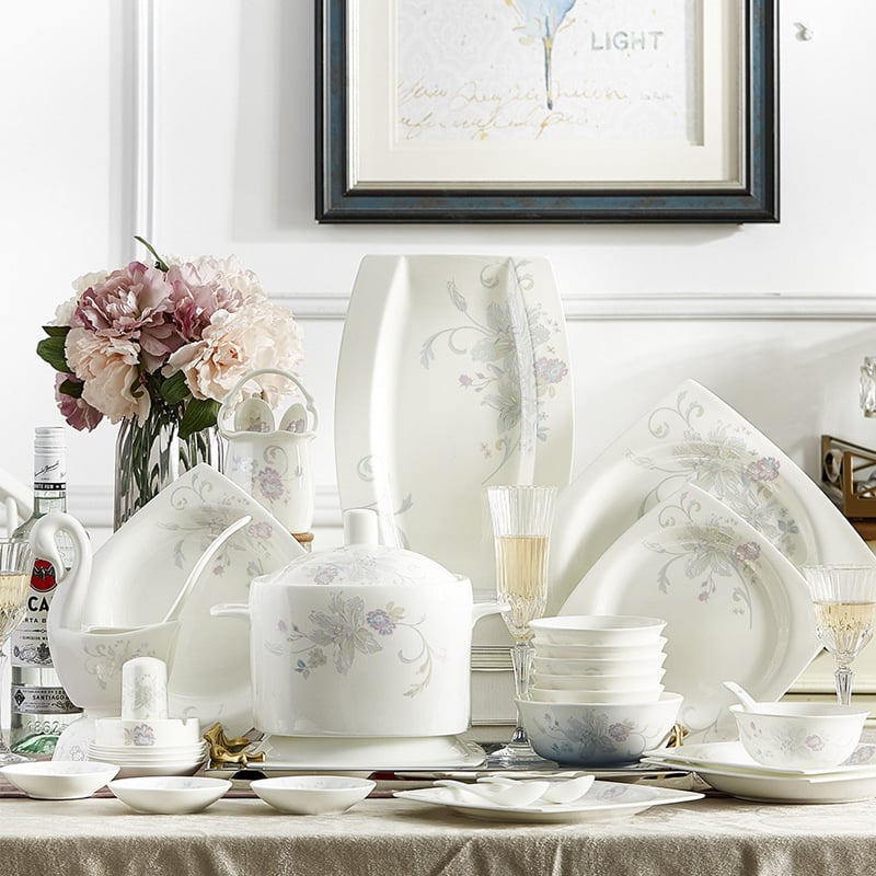 Комплект Jingdezhen от костен фарфор – европейски стил чаши и чинии, флорален мотив с глазура, 60 части, подходящ за микровълнова печка