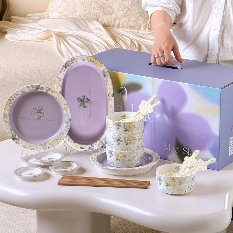 Porcelanski set posuđa s irisnim uzorkom, svijetlo luksuzni retro stil, glazirana površina, pogodno za mikrovalnu pećnicu, mogućnost prilagodbe logotipa
