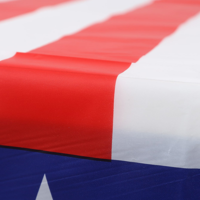 Jednokratni stolnjak američke zastave, pravokutnog oblika, od PE plastike, debljina 3 Silk