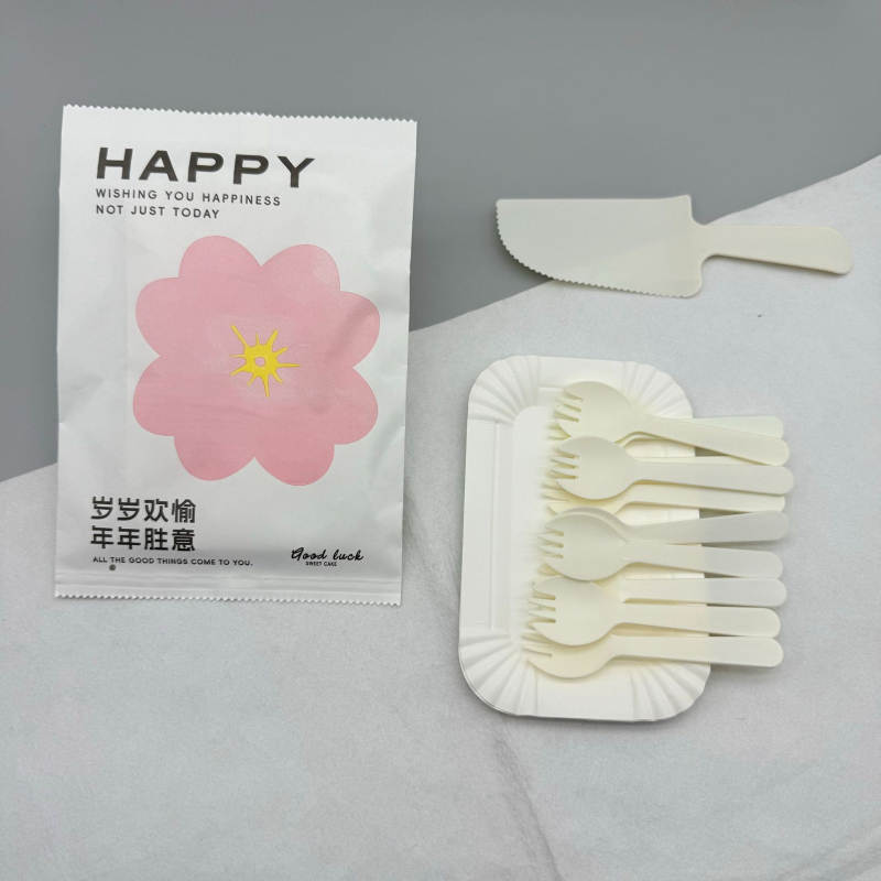 Еднократна чиния за торта със прибори (нож и вилица) – пластмасова, дебела, комплект 100 броя