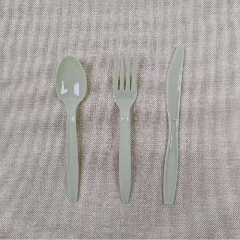 Еднократни чинии и чаши с шарка в квадратчета за празнични поводи и пикник; персонализирани и биоразградими; комплект 60/90