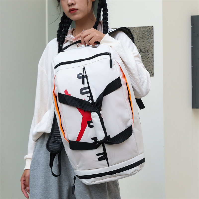 Utazáshoz való hátizsák kettős vállpánttal — nylon, 20–35 L, cipzáras nyitás, belső cipzáras zseb, logó nyomtatás, testreszabás elérhető, utcai stílus