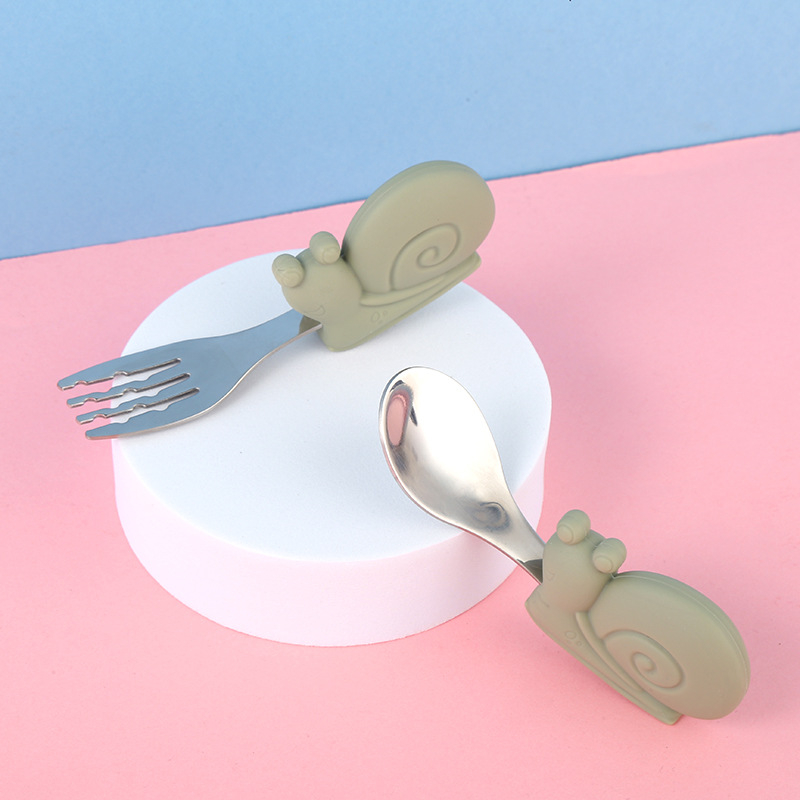 Dječji set pribora za hranjenje: vilica i žlica od 304 nehrđajućeg čelika sa silikonskom trenirajućom žlicom, kratka drška, za djecu od 6 mjeseci