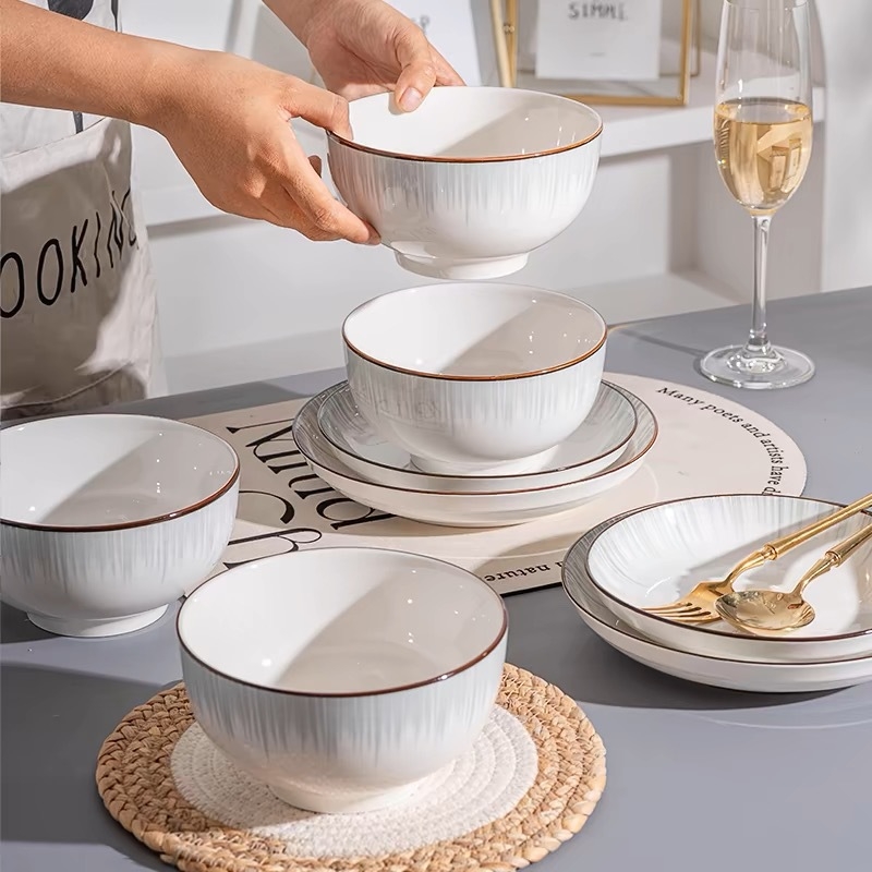 Porcelanski set zdjela i tanjura, moderni minimalistički stil s japanskim štihom, boja pod glazurom, ispis logotipa, mikrovalna sigurnost
