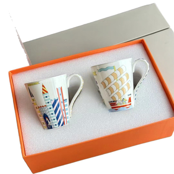 Dječji keramički set posuđa, četiri komada, tema Jednorožac dvorac, crtani stil, siguran za mikrovalnu pećnicu, prilagodljiv