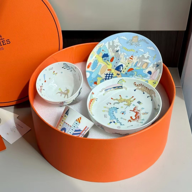 Dječji keramički set posuđa, četiri komada, tema Jednorožac dvorac, crtani stil, siguran za mikrovalnu pećnicu, prilagodljiv