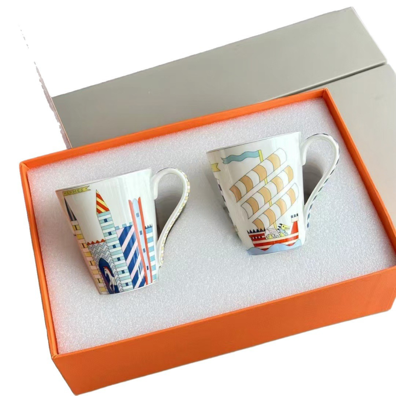 Dječji keramički set posuđa, četiri komada, tema Jednorožac dvorac, crtani stil, siguran za mikrovalnu pećnicu, prilagodljiv