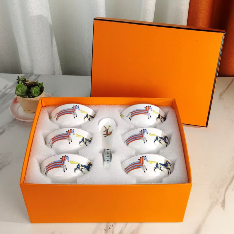 Dječji keramički set posuđa, četiri komada, tema Jednorožac dvorac, crtani stil, siguran za mikrovalnu pećnicu, prilagodljiv