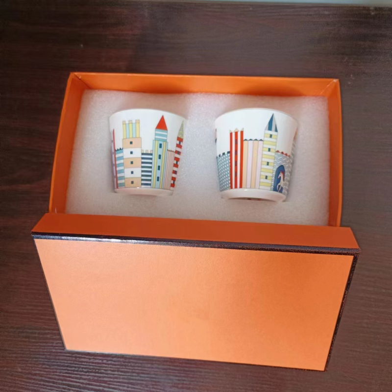 Dječji keramički set posuđa, četiri komada, tema Jednorožac dvorac, crtani stil, siguran za mikrovalnu pećnicu, prilagodljiv