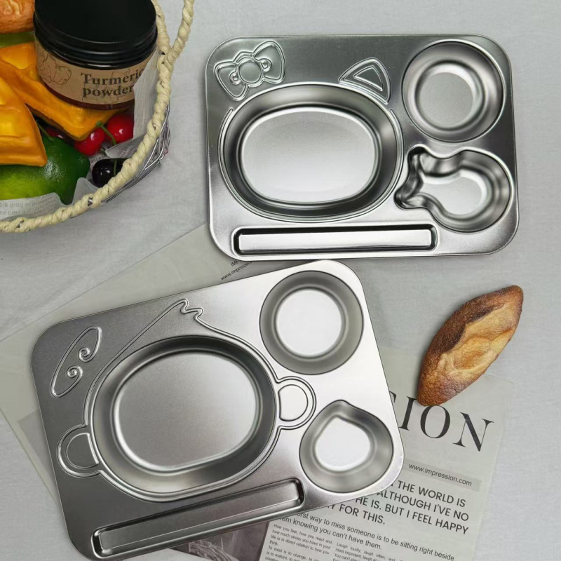 Dječji tanjur od nehrđajućeg čelika, crtani stil, jednostavan dizajn, za uzrast od 24 mjeseca i više.