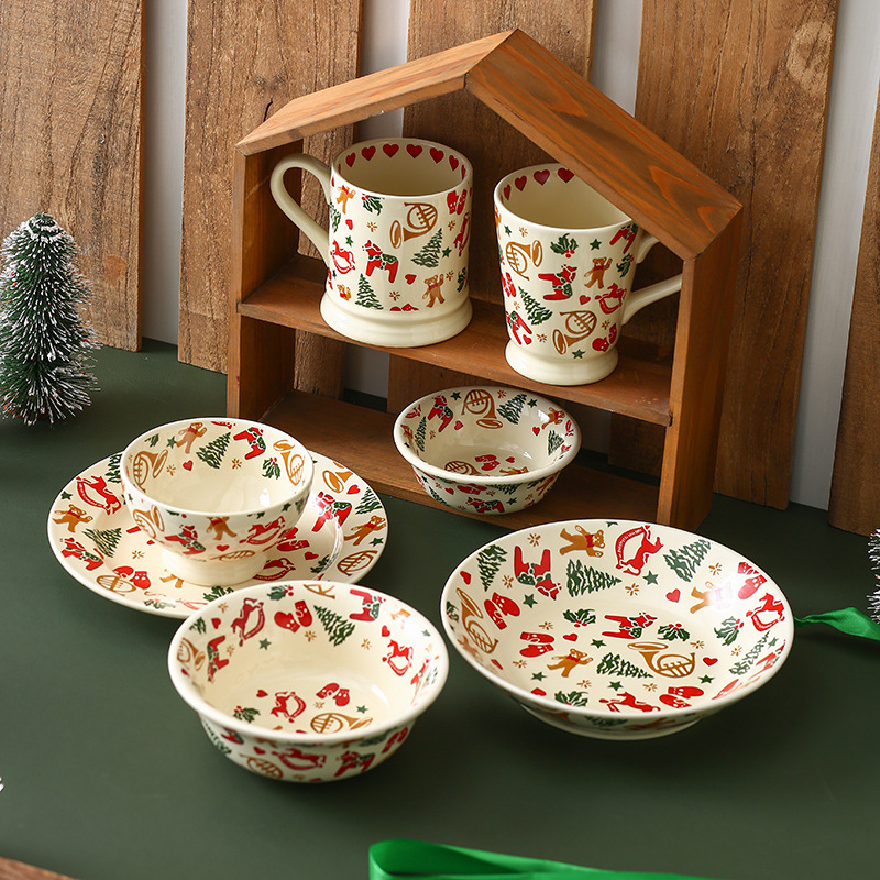Božićni porculanski set posuđa s šalicom za kavu, čašom za vodu, zdjelom i tanjurirom – porculan, mikrovalna pećnica kompatibilno, retro skandinavski stil, cvjetni uzorak, podglazurna završna obrada