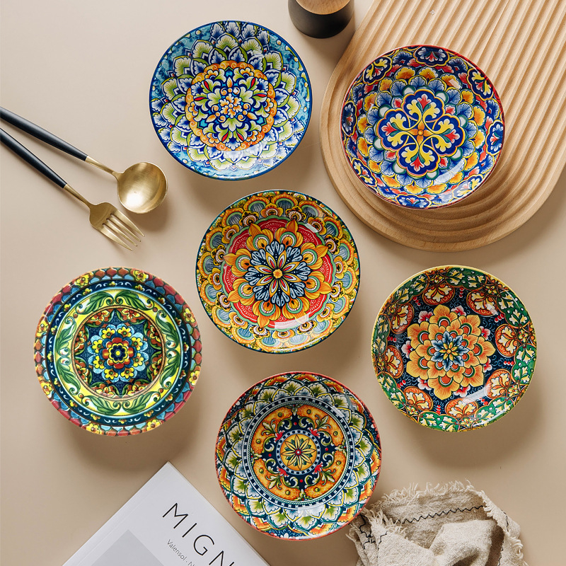 Podglazurno ručno oslikana boho keramička posuda za začine i umake, okrugla, promjer 14–14,9 cm, cvjetni motiv