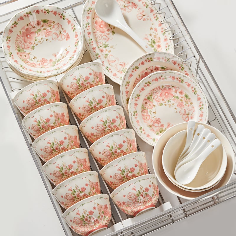 Porcelanski set posuđa: zdjele i tanjuri, cvjetni uzorak, boje ispod glazure, pogodna za mikrovalnu pećnicu, mogućnost prilagodbe