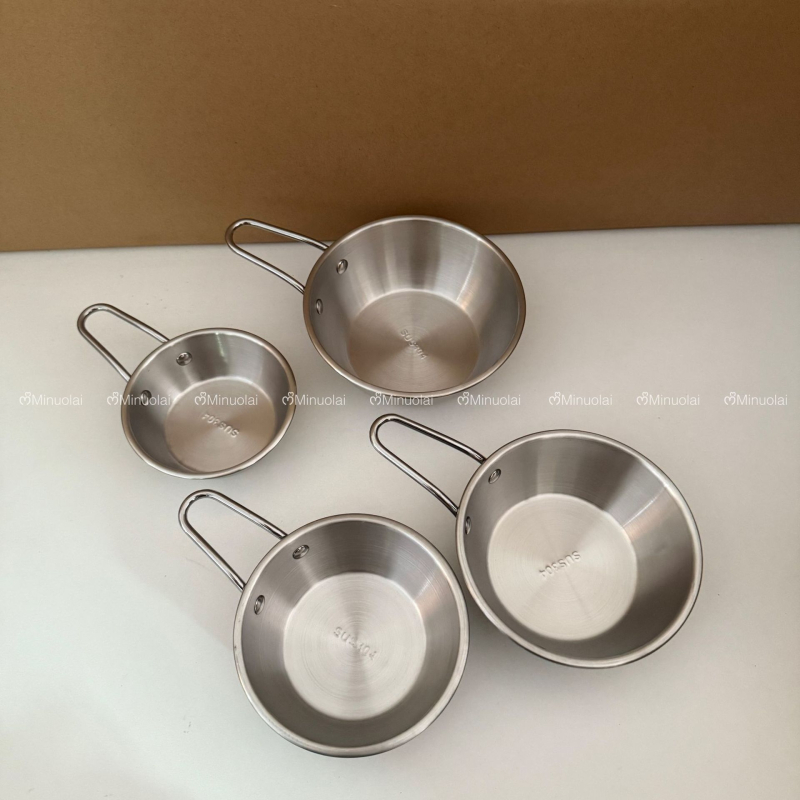 Купа за сос от неръждаема стомана 304 с дръжка, кръгла, полирана повърхност, за сосове и дипове