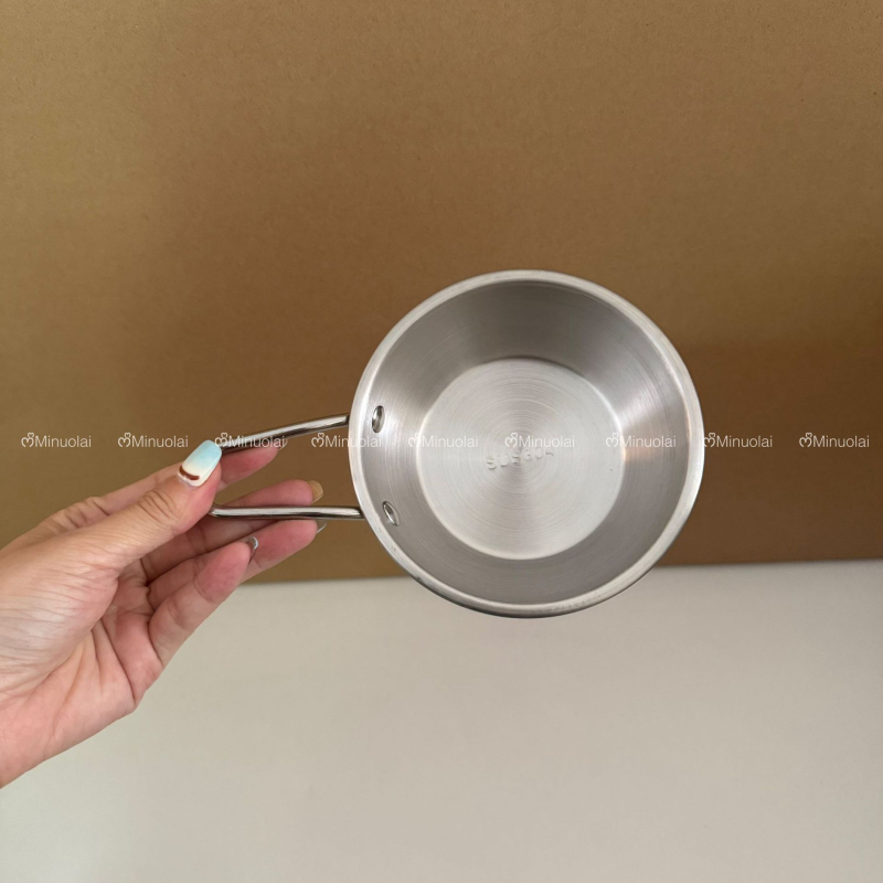 Купа за сос от неръждаема стомана 304 с дръжка, кръгла, полирана повърхност, за сосове и дипове