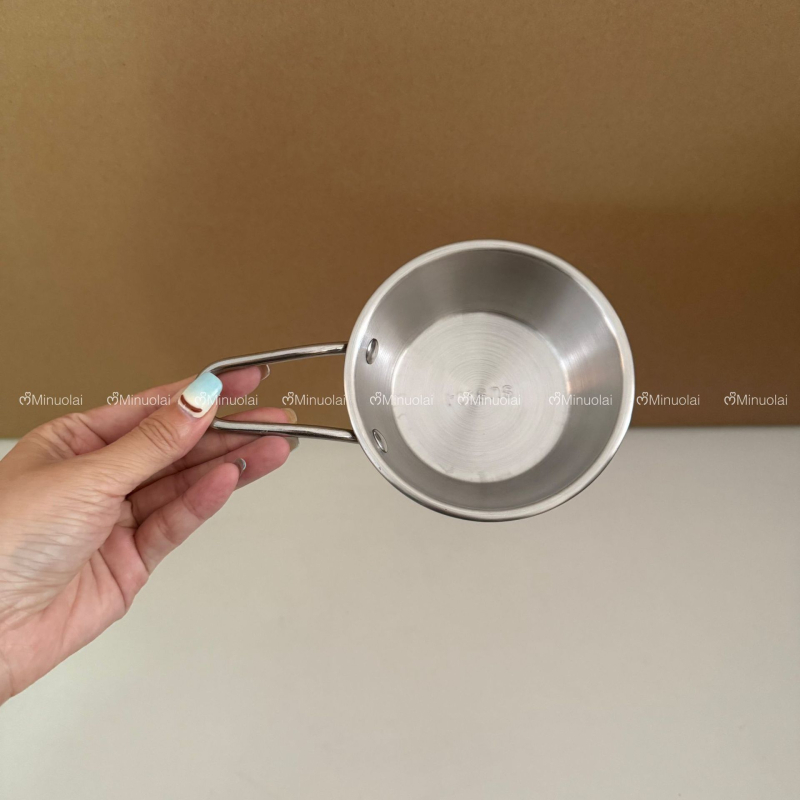 Купа за сос от неръждаема стомана 304 с дръжка, кръгла, полирана повърхност, за сосове и дипове