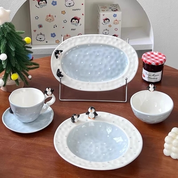 Kerámia étkészlet rajzfilm pingvin motívummal, aszimmetrikus design, 300 ml kapacitás, kézzel készített, testreszabható