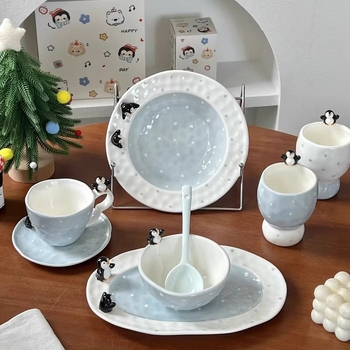 Kerámia étkészlet rajzfilm pingvin motívummal, aszimmetrikus design, 300 ml kapacitás, kézzel készített, testreszabható