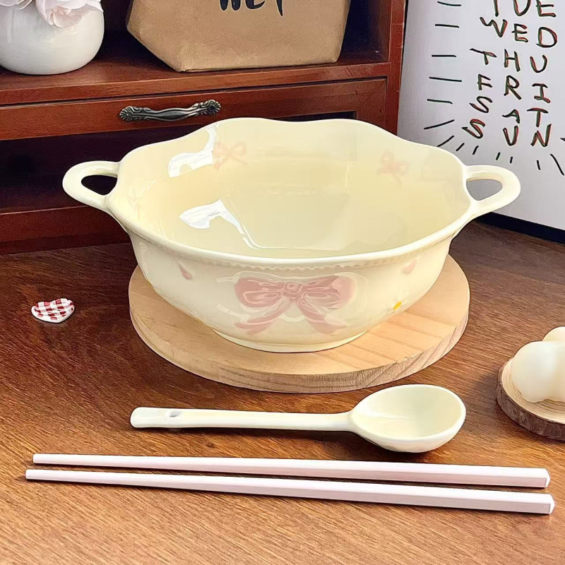 Egyszemélyes étkészlet, vintage francia stílus, domborított masni motívummal, csont porcelán