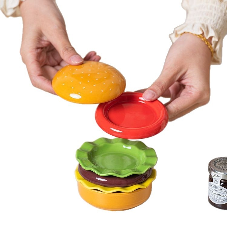 Керамичен подаръчен комплект посуда за хранене – кръгли порцеланови чинии и чиния за сос, сладък стил, ръчно рисувана повърхност