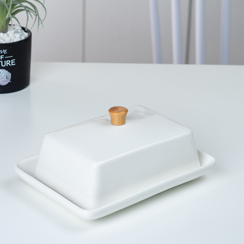 Porcelán vajtál fedéllel, téglalap alakú, skandináv stílus, bambusz és fa díszítéssel