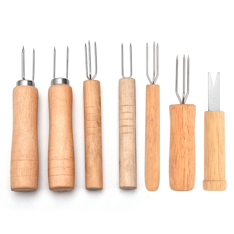 Плодова вилка с дървена дръжка, тризъбна царевичена вилка и мoxa игла