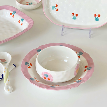Porcelanski set posuđa za stol: zdjele i tanjuri, jednostavan stil, porcelan materijal
